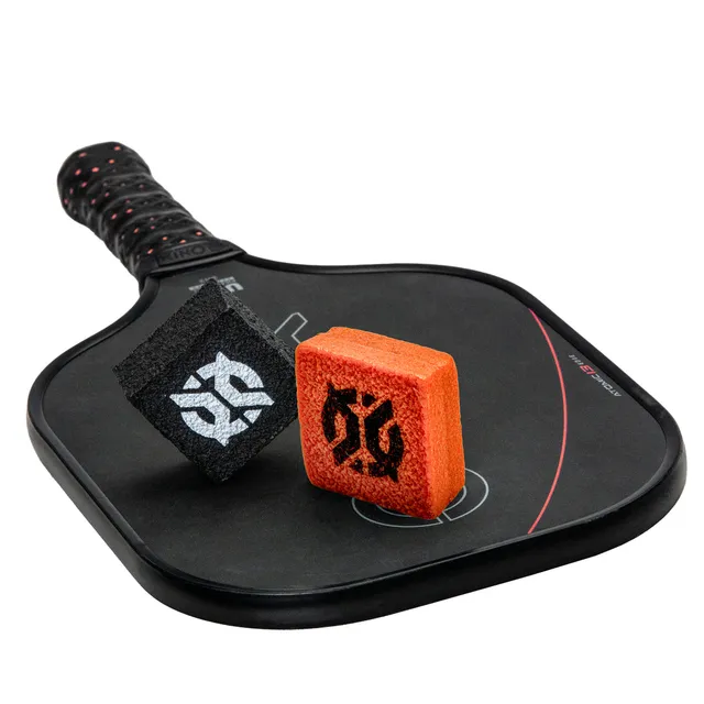onix-pickleball-paddle-eraser-gomma-pulizia-pale-confezione-da-2-nera-arancione- image 1